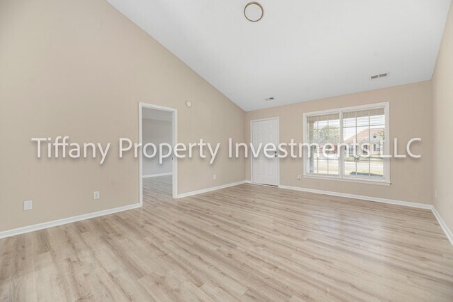 Building Photo - 2427 Hunters Way