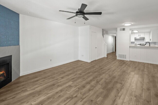 Building Photo - Welcome to your serene 3 BR 2.5 BA Townhome in College Park, San Diego!