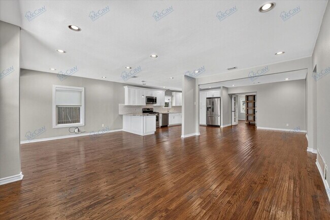 Building Photo - 4727 Wateka Dr