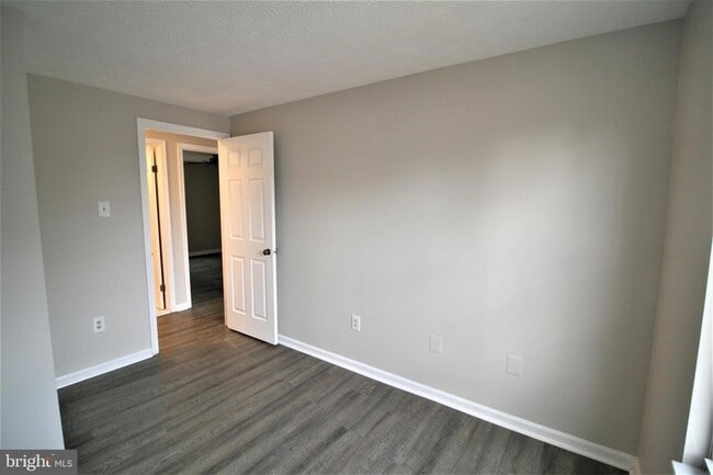 Building Photo - 507 Smoketree Ct