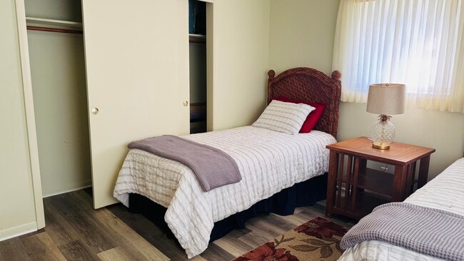 Building Photo - 520 SW 18th St