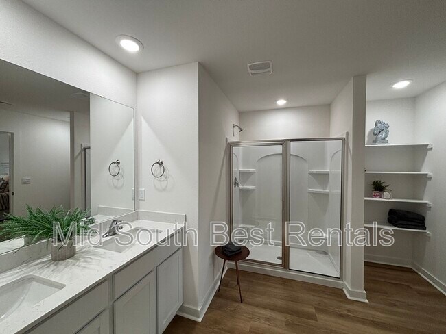 Building Photo - 260 Alyece Ln