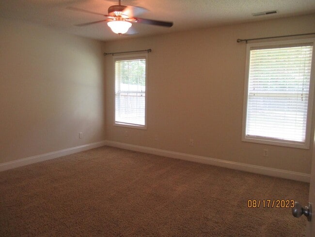 Building Photo - 4690 Great Oak Cir