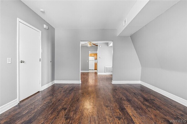 Building Photo - 2111 Seneca St