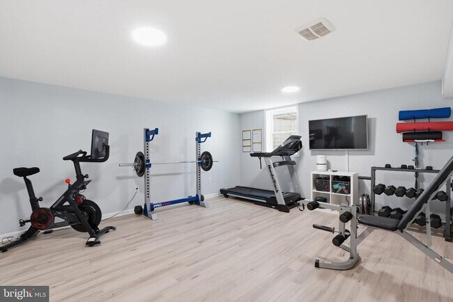 Building Photo - 510 Moat Way