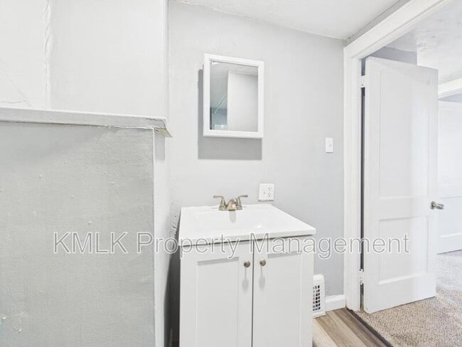 Building Photo - 2337 15th St SW