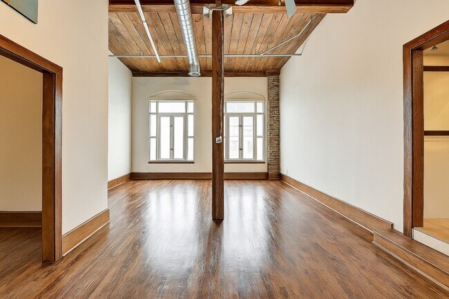 Building Photo - 161 Mangum St SW
