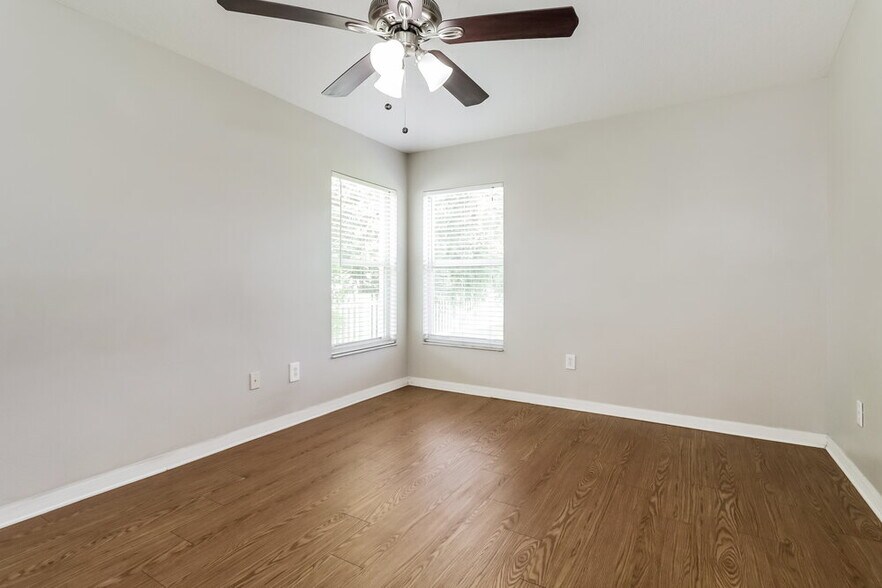 Building Photo - 30823 Birdhouse Dr