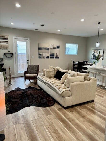 Building Photo - 3208 Bostic St