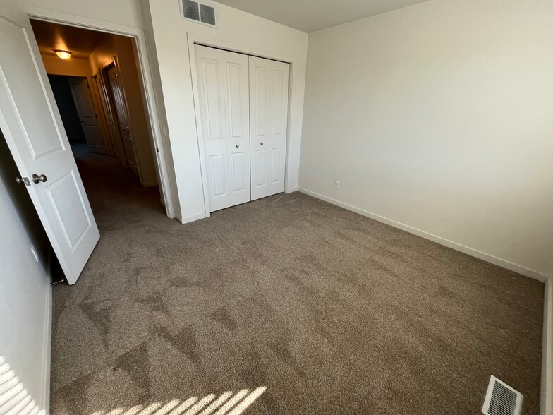 Building Photo - 3639 Black Star St