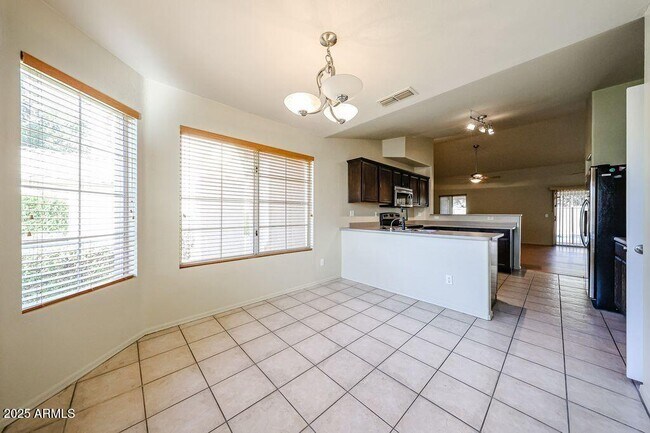 Building Photo - 18615 N 30th Pl