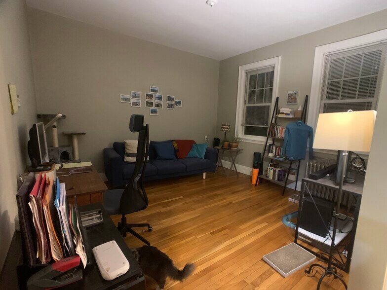 Building Photo - 52 Strathmore Rd