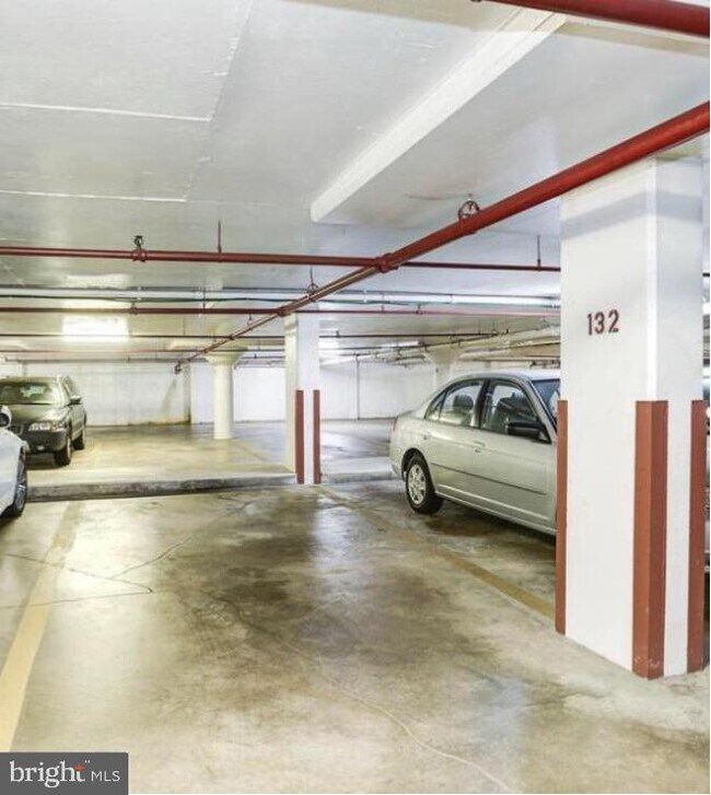 Building Photo - 1300 Army Navy Dr