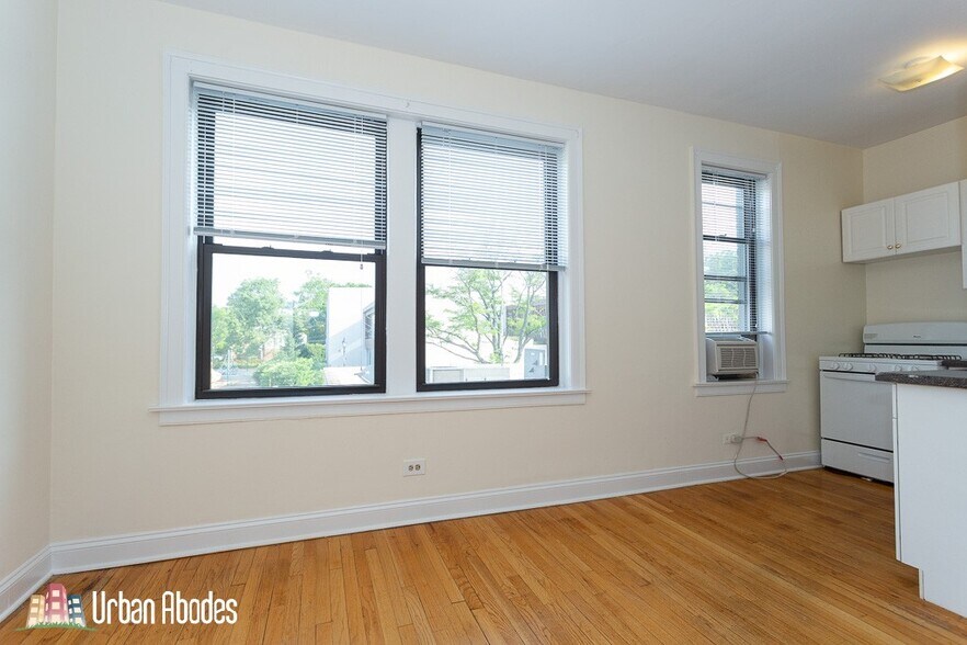 Building Photo - 342 Park Ave