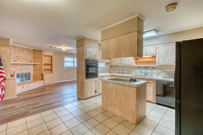 Building Photo - 4840 Arthur Ln