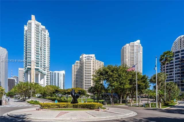 Building Photo - 808 Brickell Key Dr