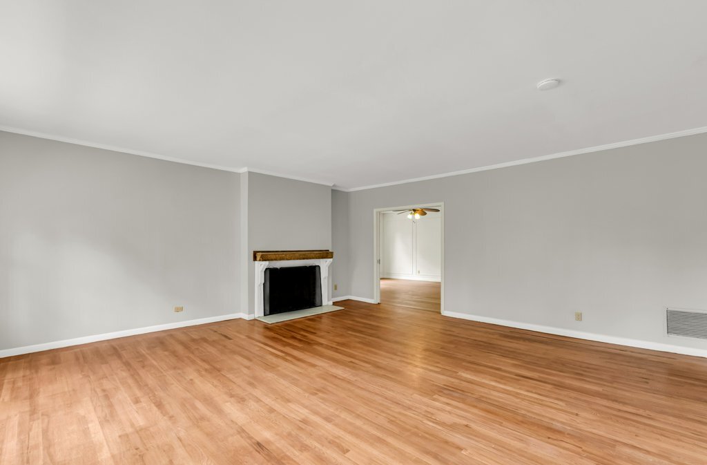 Building Photo - 905 8th Ave N