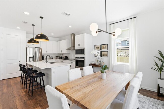 Building Photo - 5378 Lake Virginia St