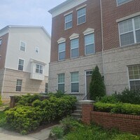 Building Photo - MOVE-IN SPECIAL! Beautiful 4-Bed, 3.5-Bath...