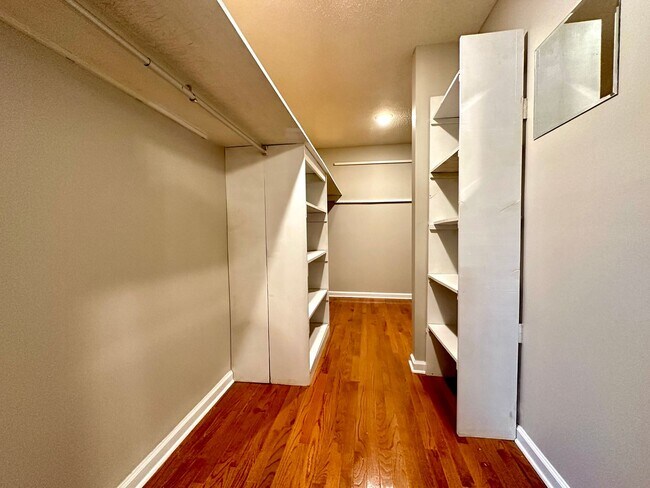 Building Photo - Stunning Single-Family Home with Plenty of...