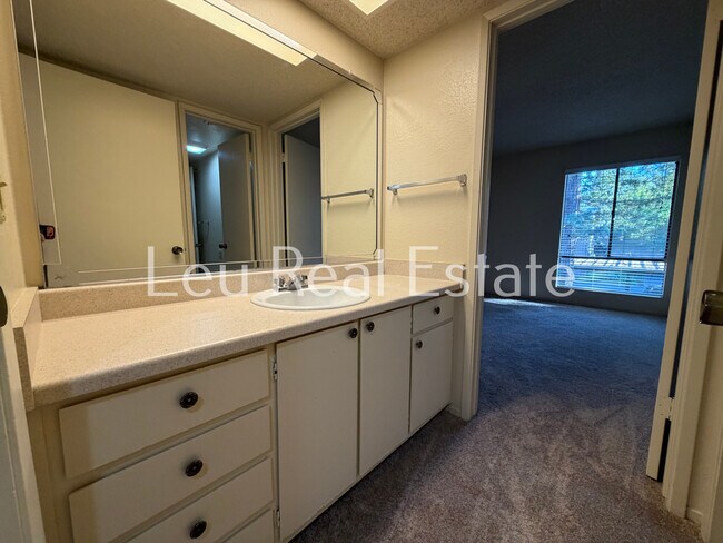 Building Photo - 1009 Fulton Ave