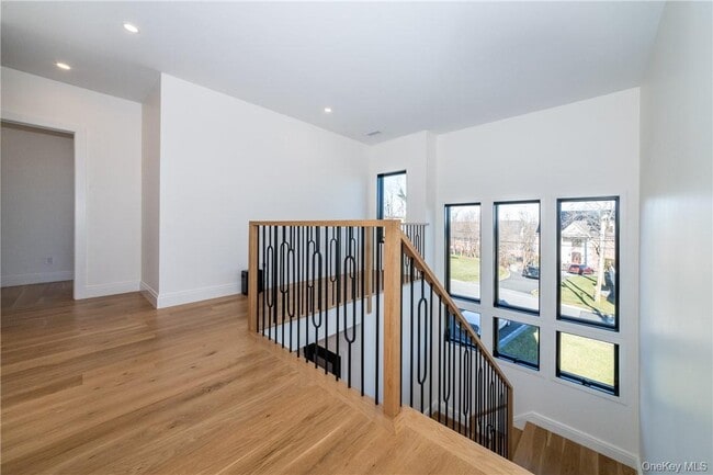 Building Photo - 23 Poplar St