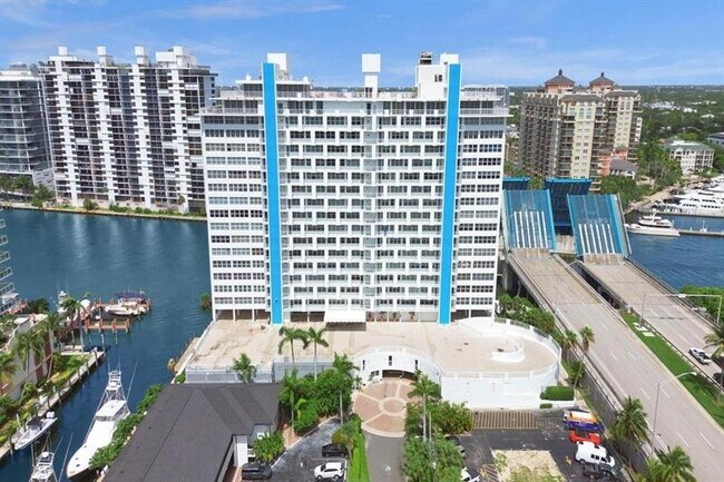 Building Photo - 2800 E Sunrise Blvd