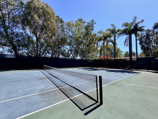 Building Photo - For Rent Available Now - Furnished House 3+BR 2.5Ba in Del Mar, charming furnished home in the hi...