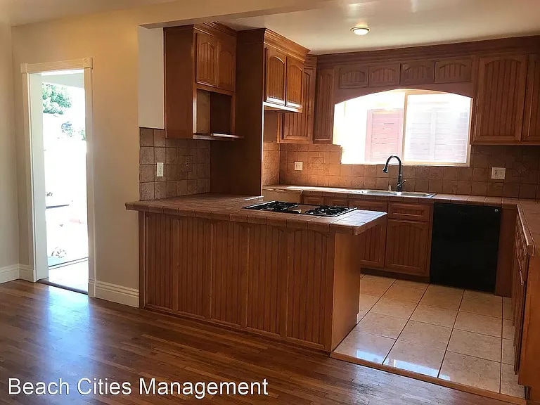 Building Photo - 4733 Levelside Ave