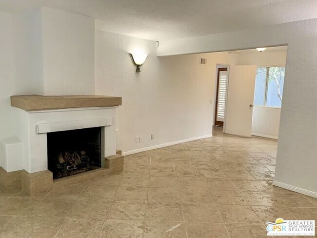 Building Photo - 123 W San Carlos Rd