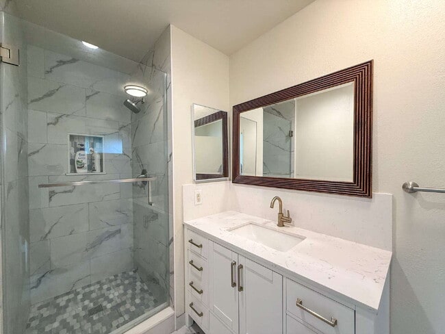 Building Photo - West Oxnard Home For Rent