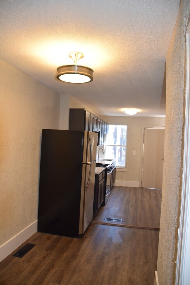 Building Photo - DOWNING3016