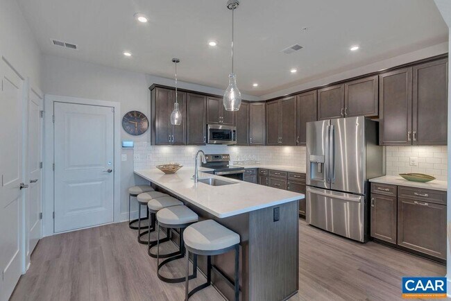 Building Photo - 816 Wesley Ln