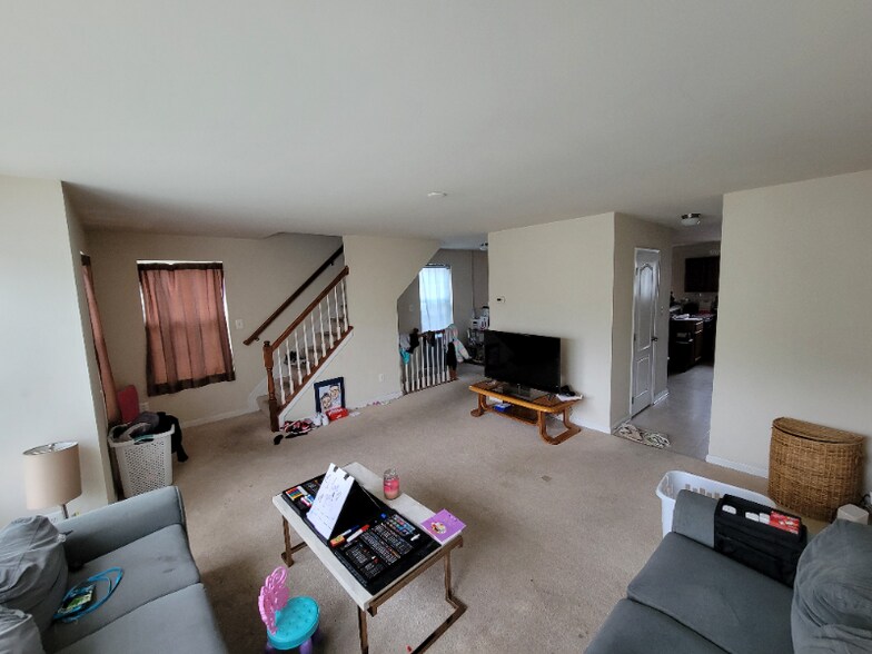 Building Photo - 284 Kentshire Dr