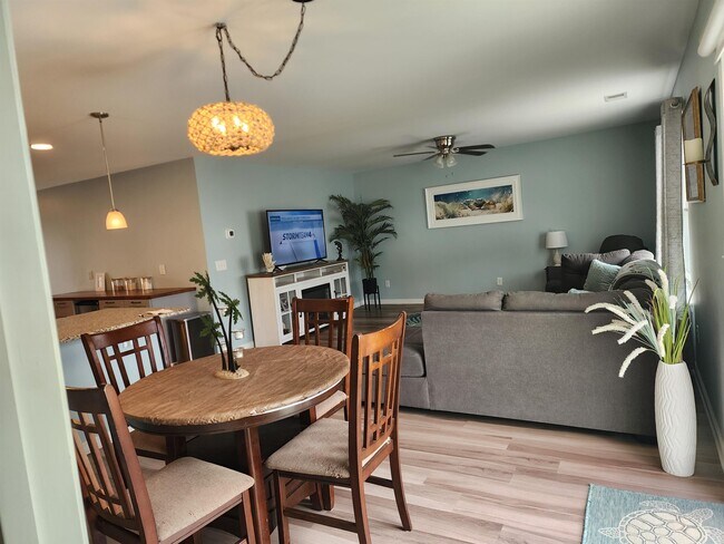 Building Photo - 1300 Arbor Ct