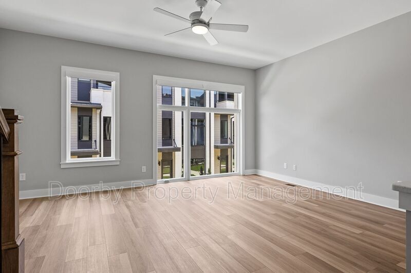 Building Photo - 769 Burnside Pl
