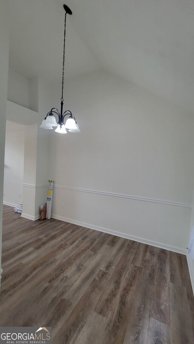 Building Photo - 3206 Diamond Blf