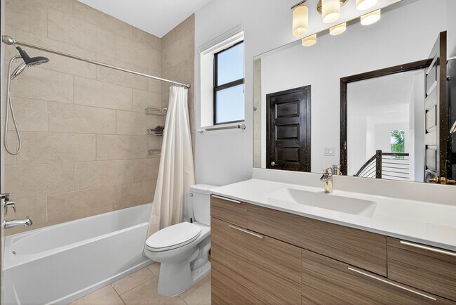 Building Photo - 15800 NW 88th Ave