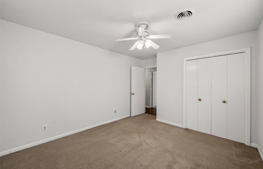 Building Photo - 8718 Panther Dr