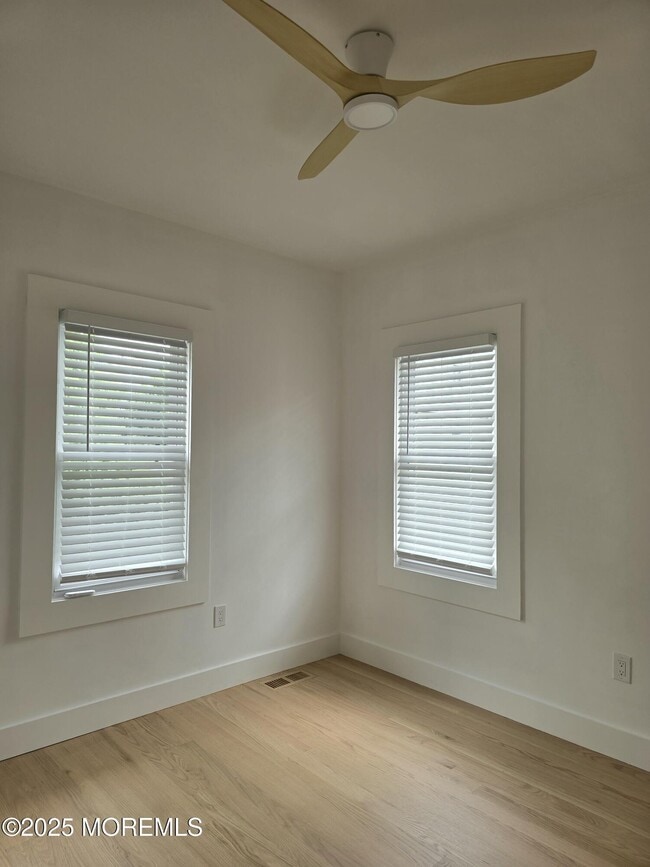 Building Photo - 412 Ridge Ave