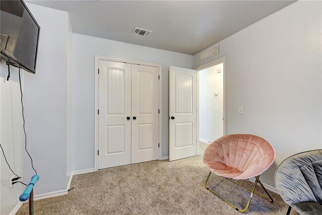 Building Photo - 2405 SW 137th St