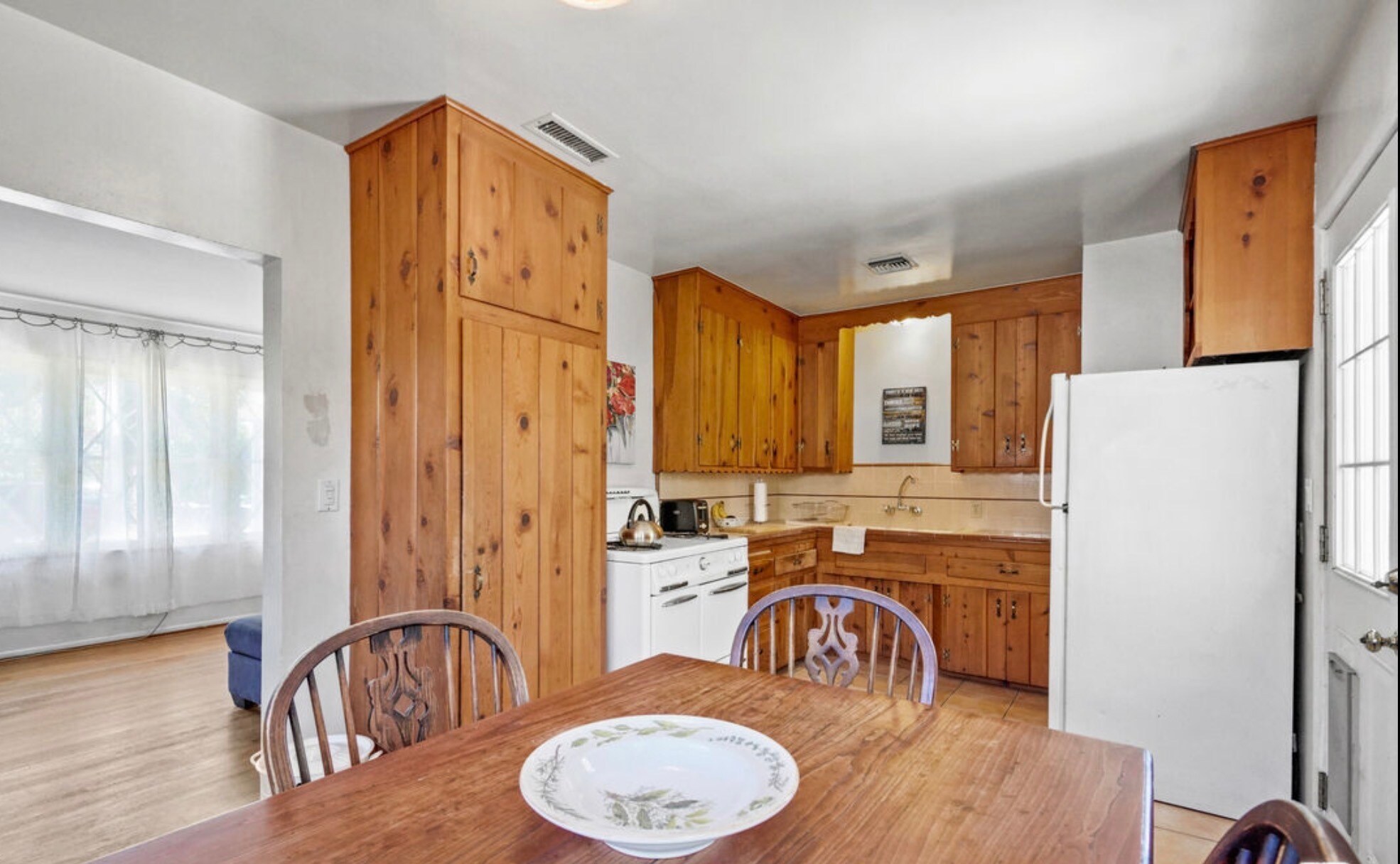 Building Photo - 22712 Leonora Dr