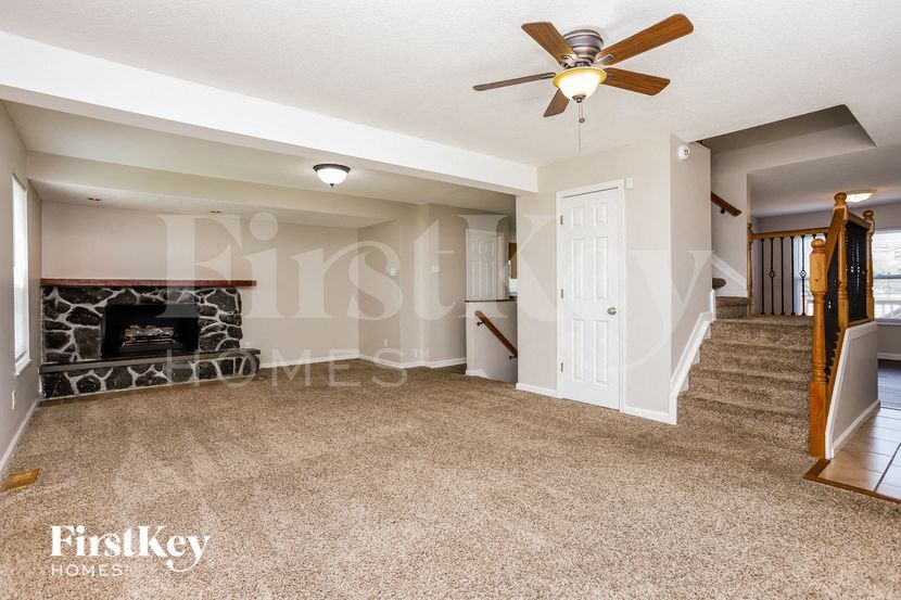 Building Photo - 8 Four Winds Dr