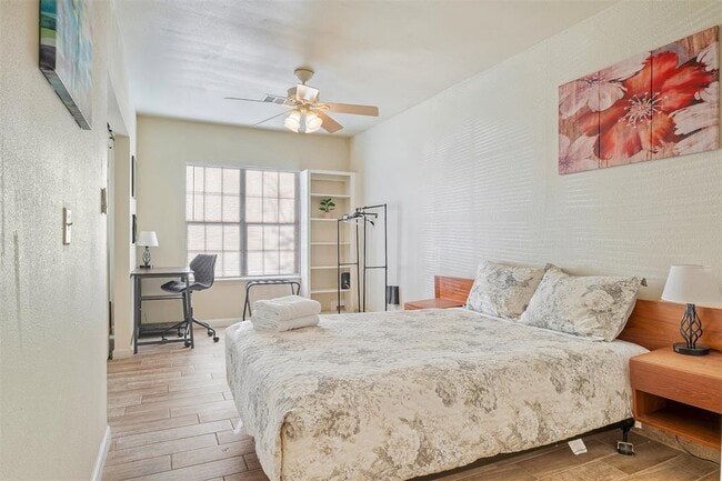 Building Photo - 12002 Swan Dr