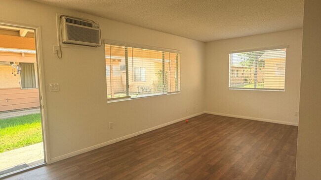 Building Photo - 1 bedroom 1 bath apartment in El Cajon