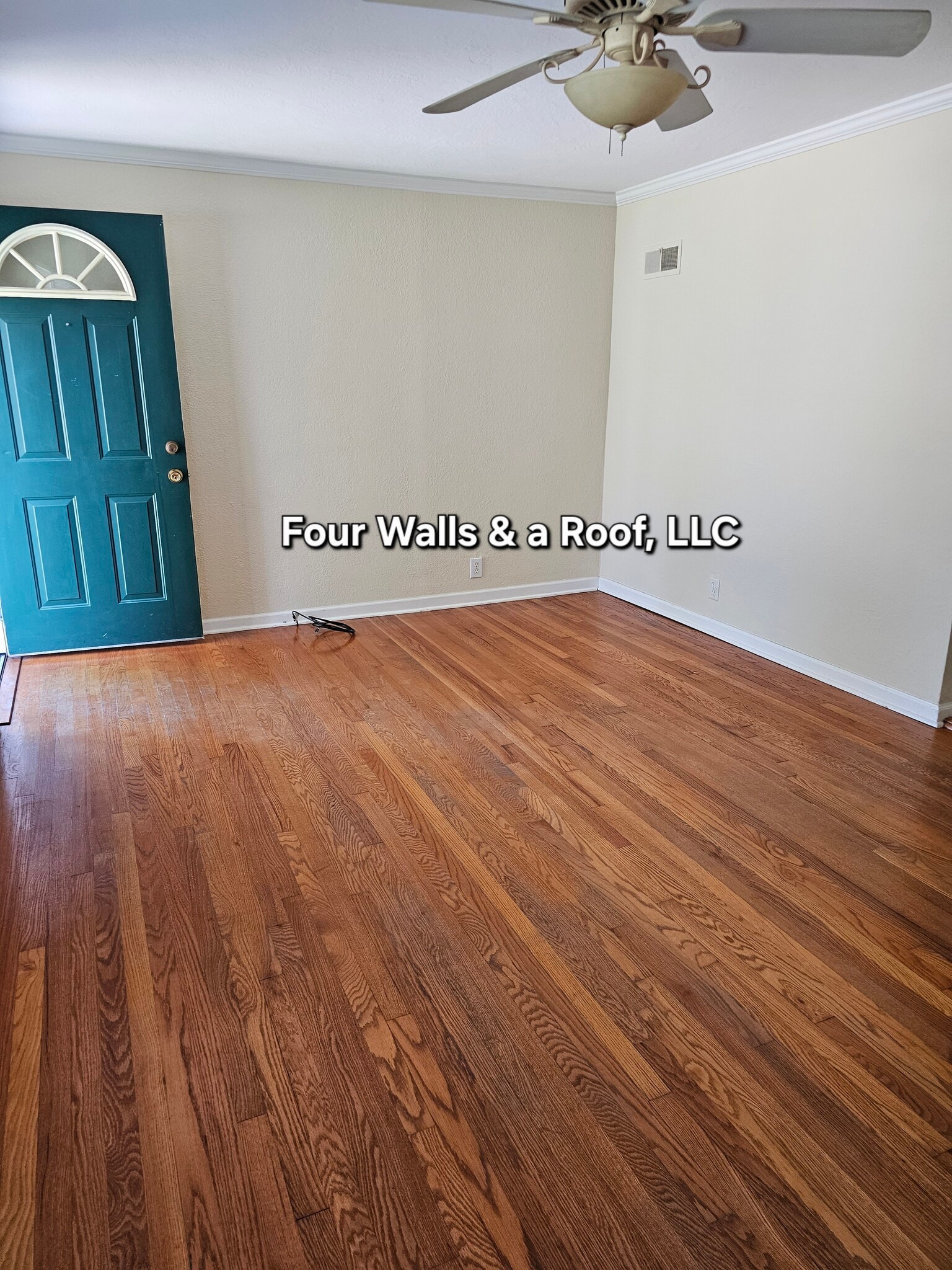 Living Room - 9623 E 32nd St S