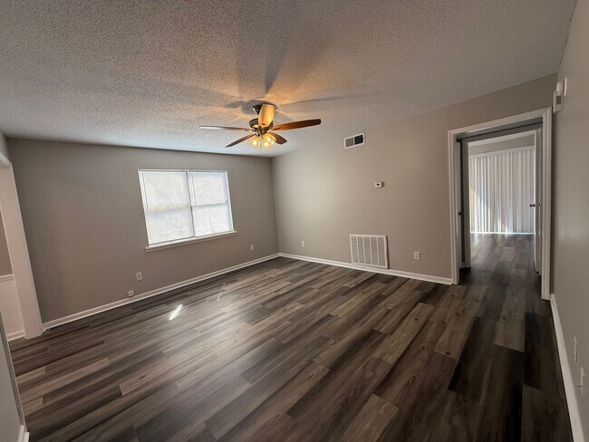 Building Photo - 1809 Ororke Ln SW