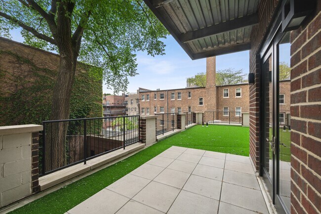 Unit 203 Private Terrace - 434 W Melrose St