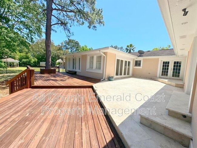 Building Photo - 847 Kell Aire Dr