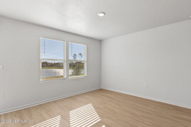Building Photo - 65445 River Glen Pkwy
